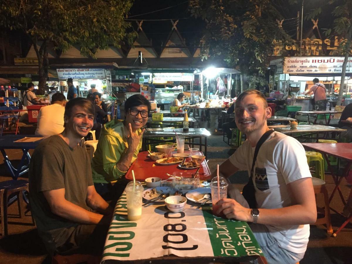 A Dude Mini Hostel (Adults Only) 치앙마이 외부 사진