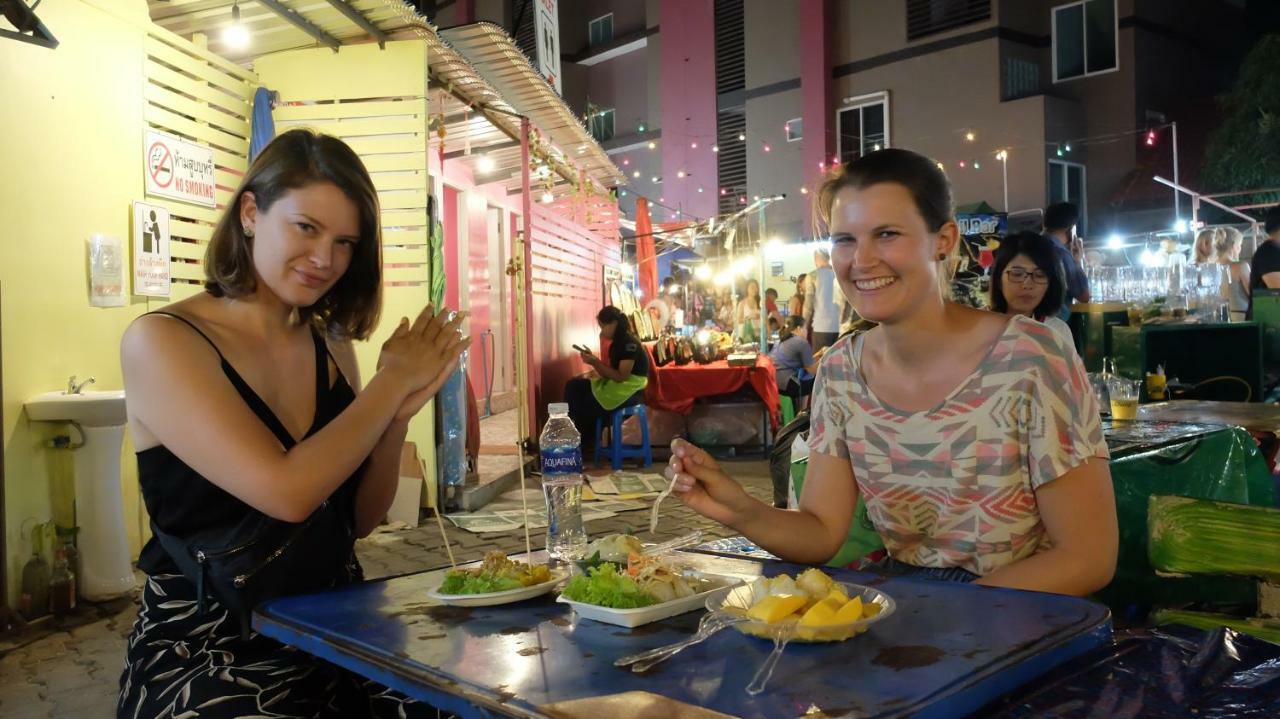 A Dude Mini Hostel (Adults Only) 치앙마이 외부 사진