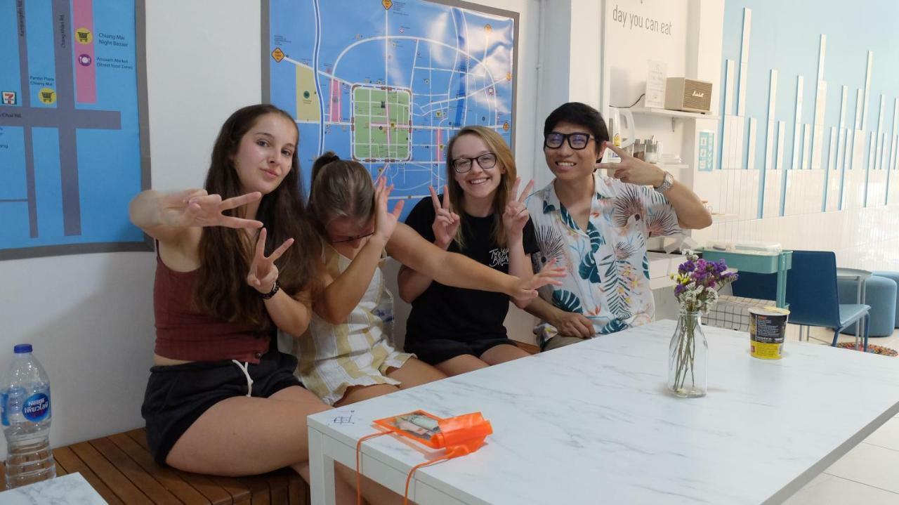 A Dude Mini Hostel (Adults Only) 치앙마이 외부 사진