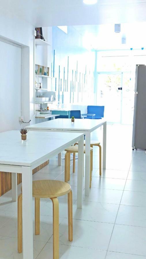 A Dude Mini Hostel (Adults Only) 치앙마이 외부 사진