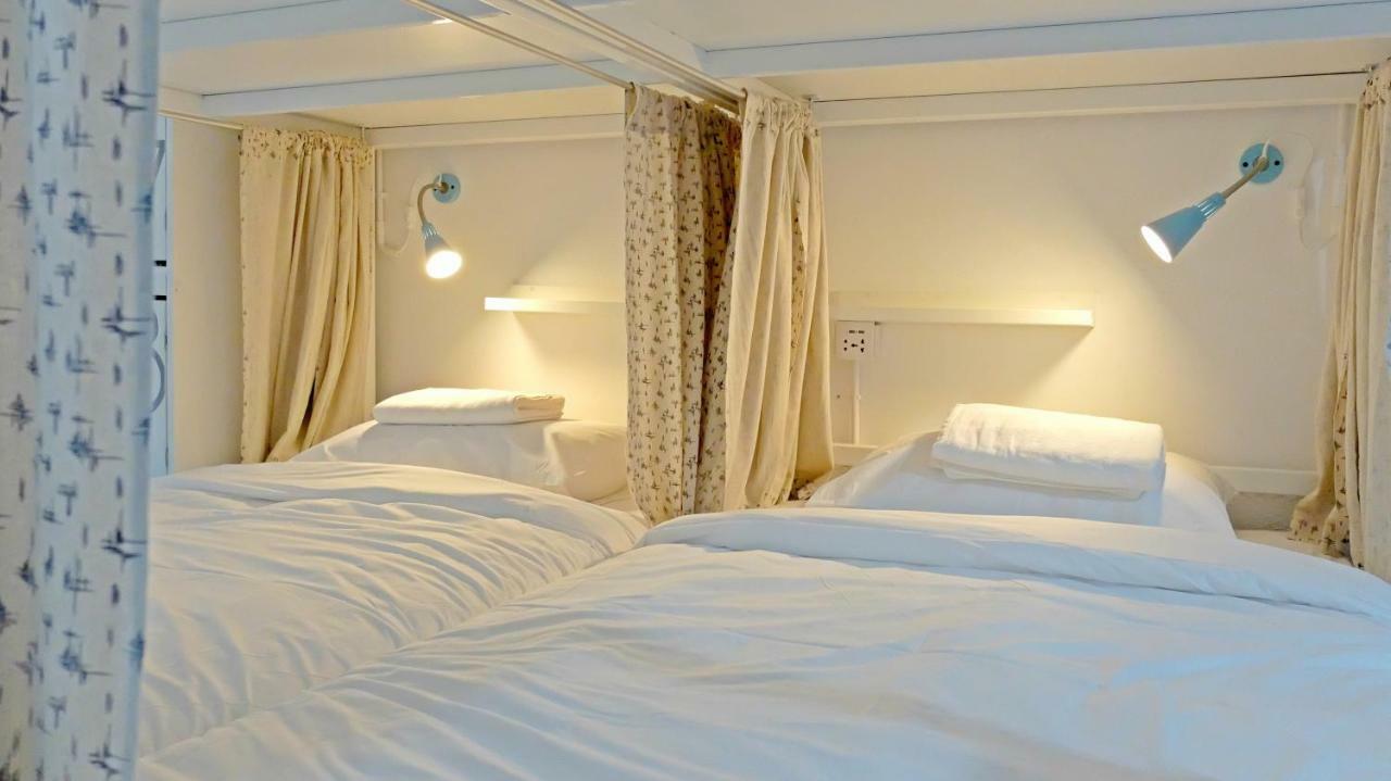 A Dude Mini Hostel (Adults Only) 치앙마이 외부 사진