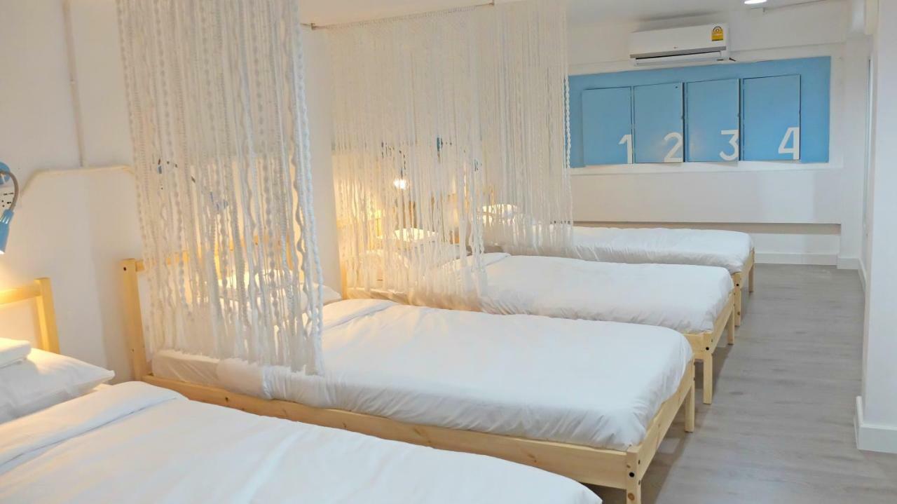 A Dude Mini Hostel (Adults Only) 치앙마이 외부 사진