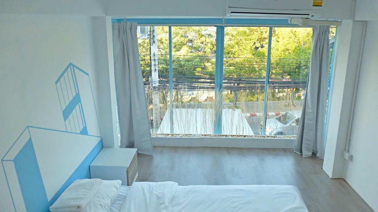 A Dude Mini Hostel (Adults Only) 치앙마이 외부 사진