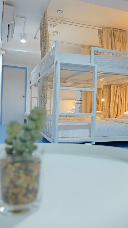 A Dude Mini Hostel (Adults Only) 치앙마이 외부 사진