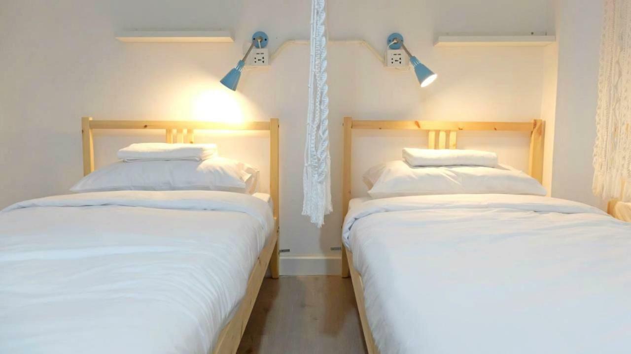 A Dude Mini Hostel (Adults Only) 치앙마이 외부 사진