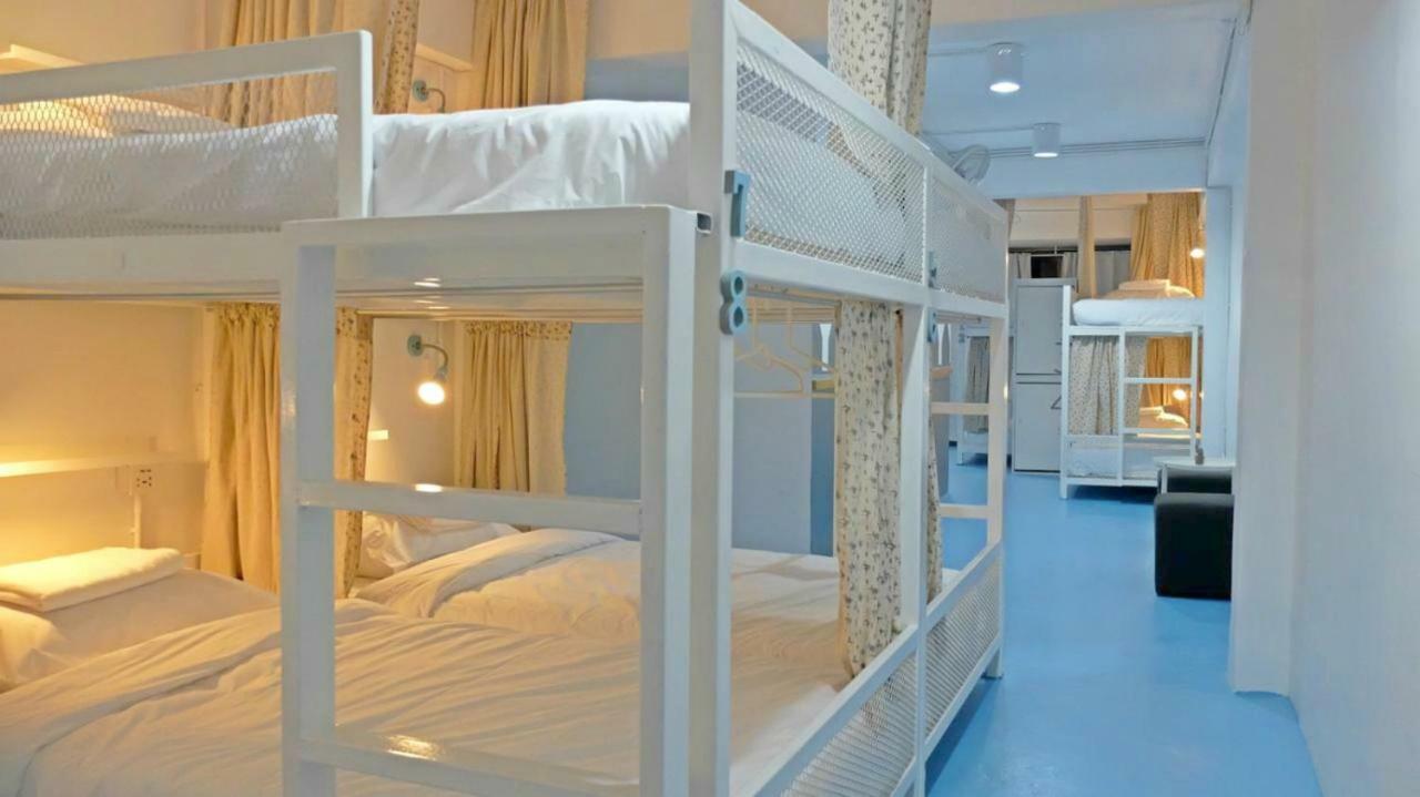 A Dude Mini Hostel (Adults Only) 치앙마이 외부 사진