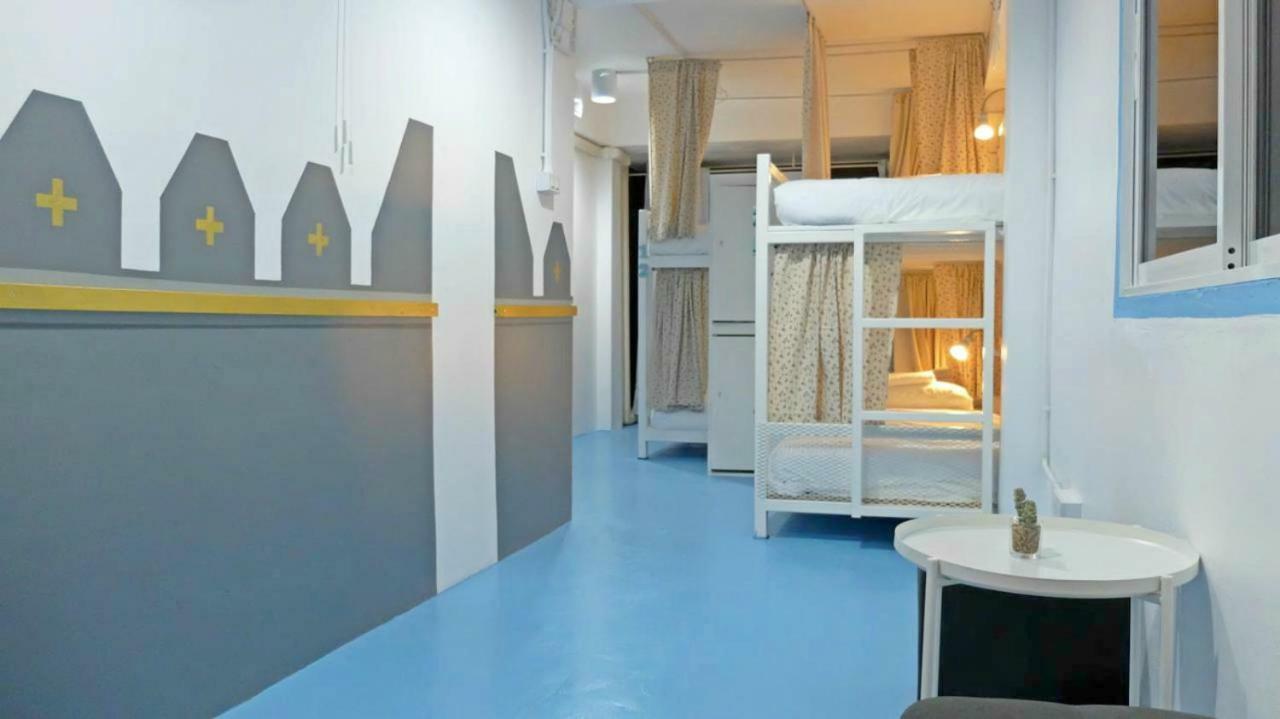 A Dude Mini Hostel (Adults Only) 치앙마이 외부 사진