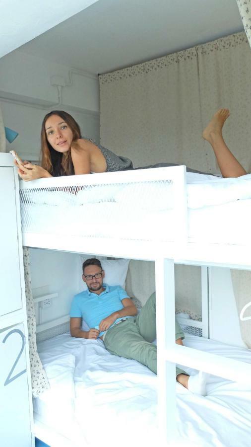 A Dude Mini Hostel (Adults Only) 치앙마이 외부 사진