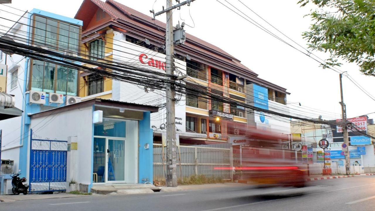 A Dude Mini Hostel (Adults Only) 치앙마이 외부 사진